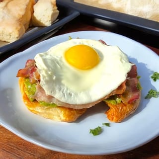*Over Easy Bacon Croissant